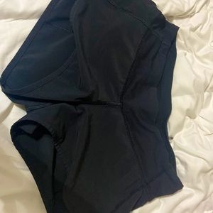 black lululemon shorts